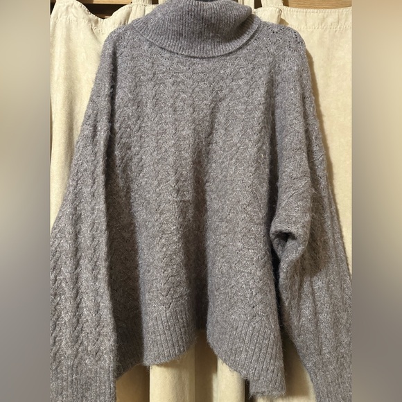 Old Navy Sweaters - Old Navy Heather Gray Women's Sweater